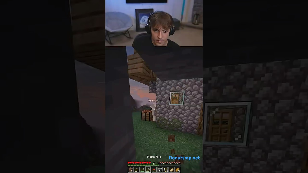 DrDonutt Sleeps Next To Purrfectttt Donutsmp.net #donutsmp #drdonutt #purrfectttt #minecraft #blush