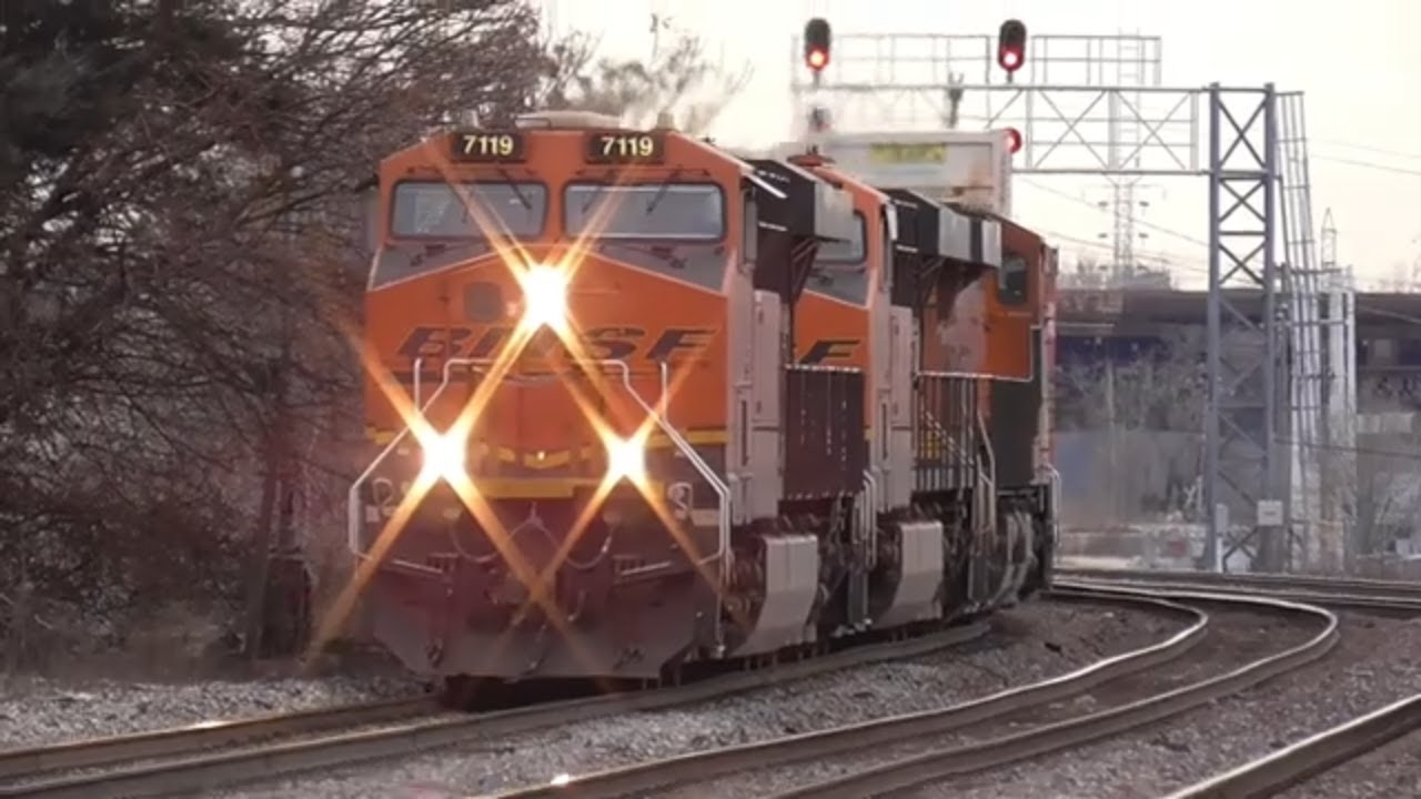 4-Engine BNSF Double Stacker Train Southbound! - YouTube