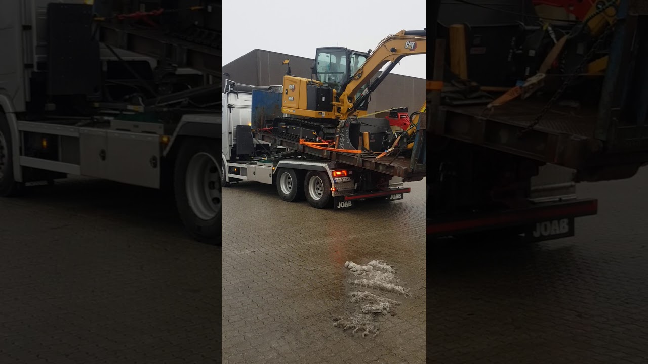 scania R 540 joab hooklift loading cat excavator