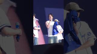 Heechul pamer lengannya yang seputih susu🥰