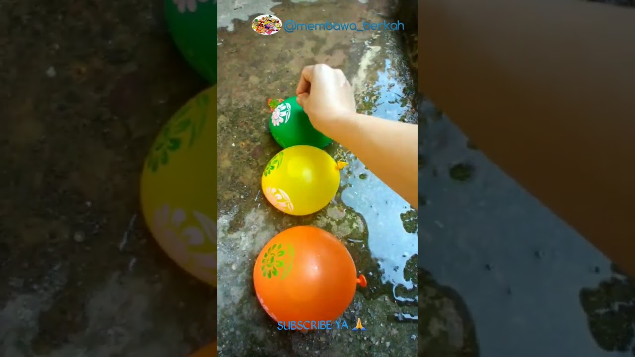 Pop colorful water filled balloons (Pecah Balon Isi Air warna warni)