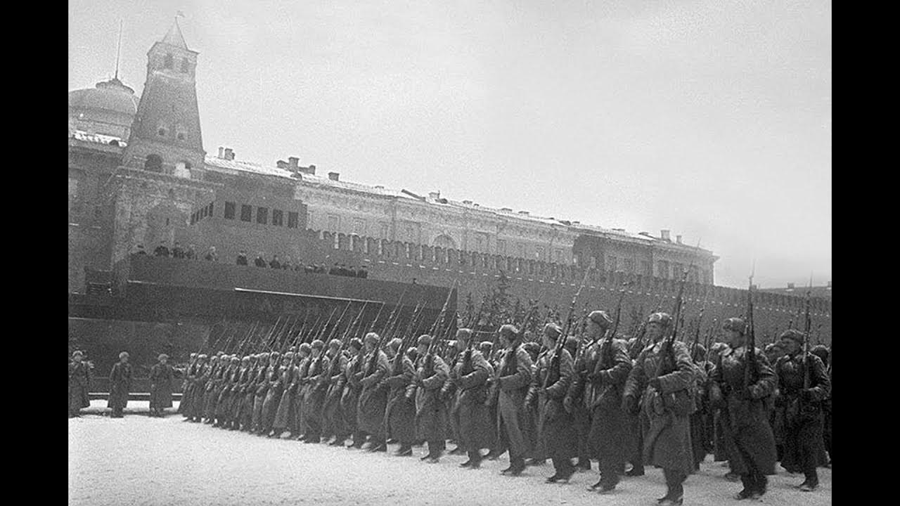 41 г. Парад 7 ноября 1941. Военный парад 7 ноября 1941 года в Москве на красной площади. Парад красной армии 7 ноября 1941 года. Парад Победы 1941 в Москве.
