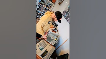 I Sampled Soundtoys in my mpc 2000 and made a Beat with it.