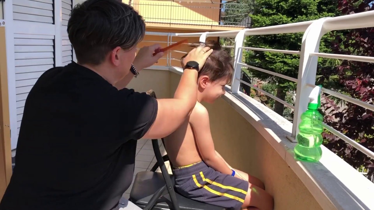 Fai da te come tagliare i capelli ad un bambino YouTube