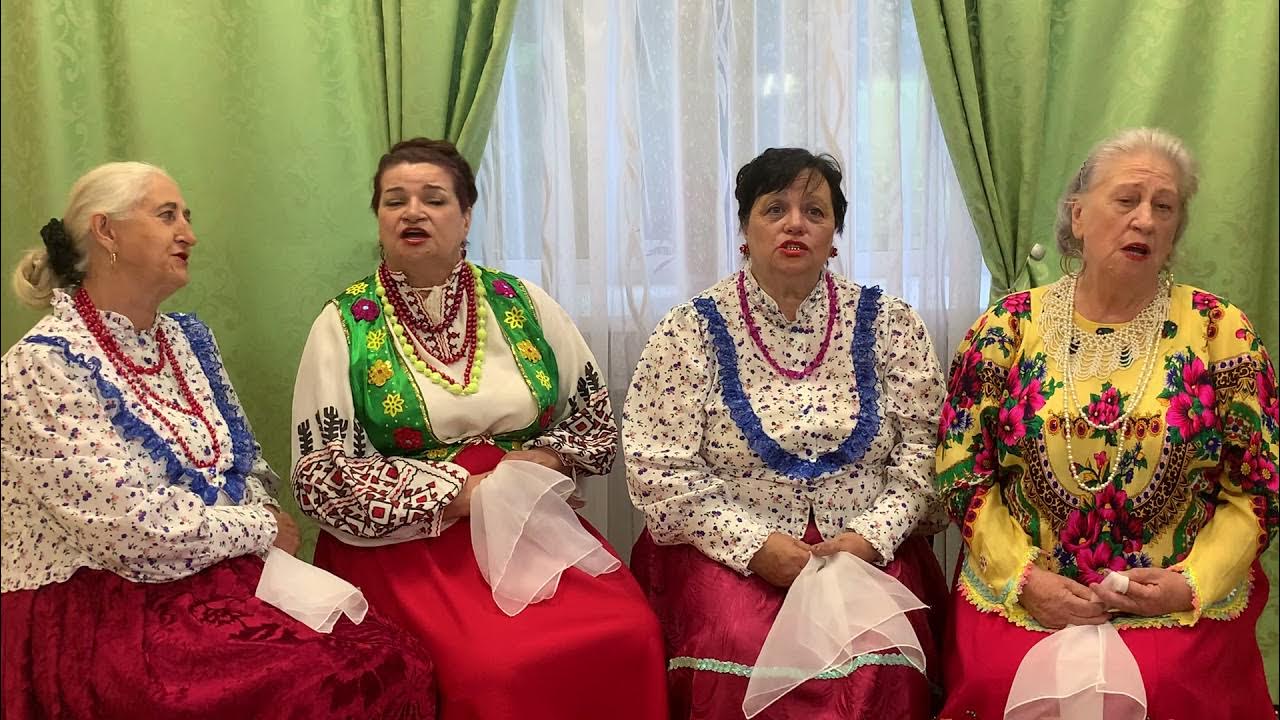 Течет речка по песочку бережочек моет