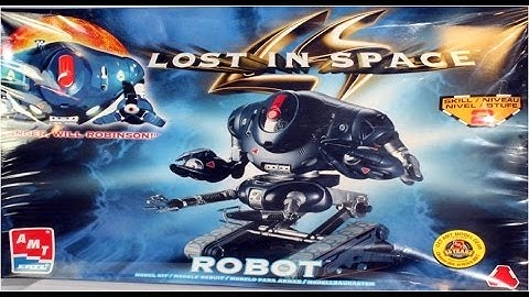 How to Build the Lost In Space Robot AMT Model Kit #8458 Review