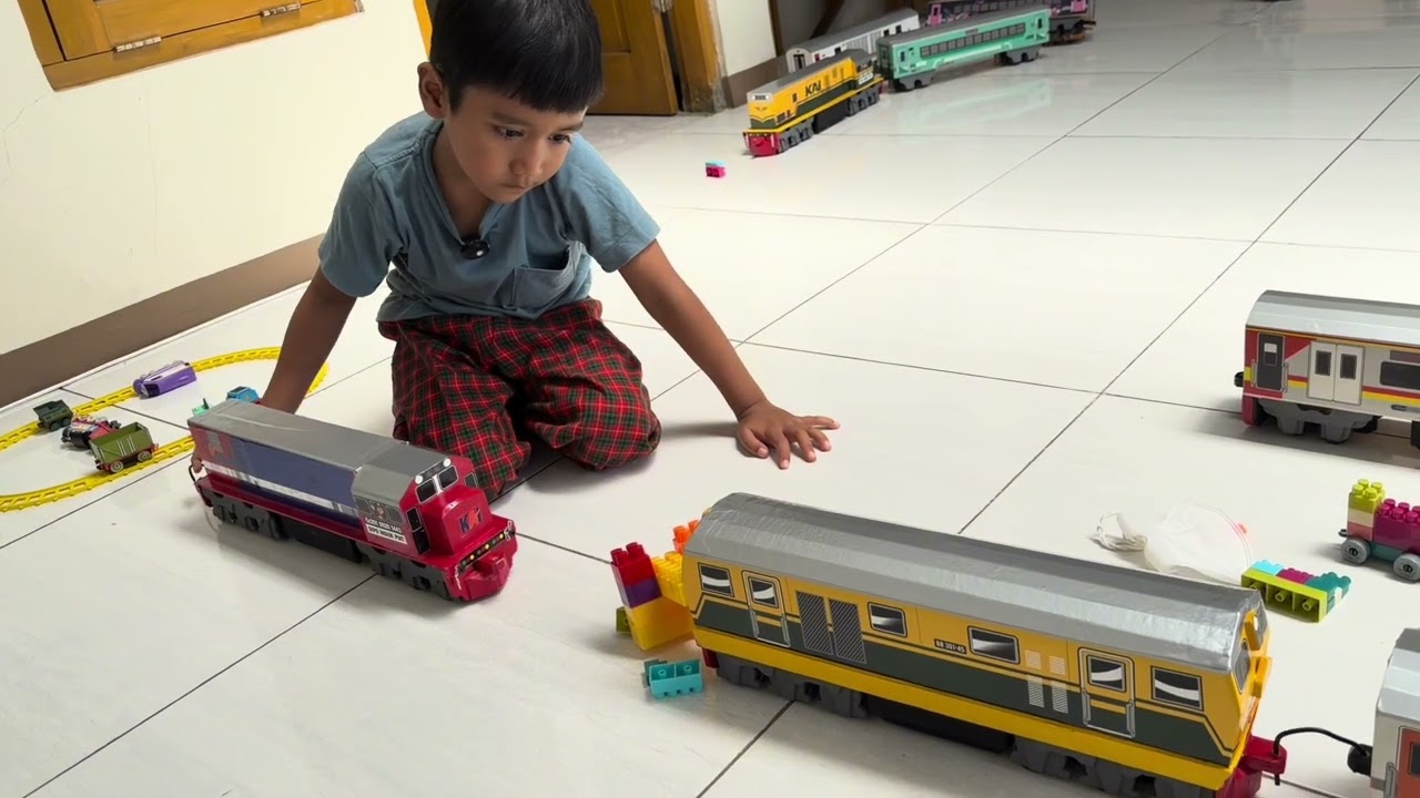 Kereta kai di bantu kereta charly