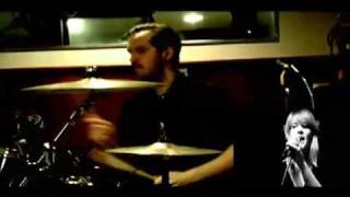 Parallels-Resevoir
Parallels Reservoir Marigold Session 001. Filmed March 3rd, 2009 at Marigold Studios. A great synth band from Canada w the ex drummer of Crystal Castle, Cam Findley and Holly Dodson! check them out!
Two members of Parallels (myspace.com/parallelsmarigold) met in 2004, brought together by a thin, white English Duke. Yet while David Bowie wont stake a great claim to their driven yet dreamy take on disco, it was at his concert that they both realized they shared ideas about what they thought music should sound like.
Originally conceived as a solo project, it was only after quitting his day job as the live drummer for Crystal Castles,Cam Findley joined up with songwriter/vocalist Holly Dodson that they became a fully formed band. We both admire artists no matter the genre who seem to have strong artistic integrity.Live, they bring on board Joey Kehoe from Japanese synth band Tuxedomask (myspace.com/tuxedomasksound) , which allows them to re-create songs onstage by keeping them as true to the originals as possible, without sacrificing that live element. Parallels-Resevoir