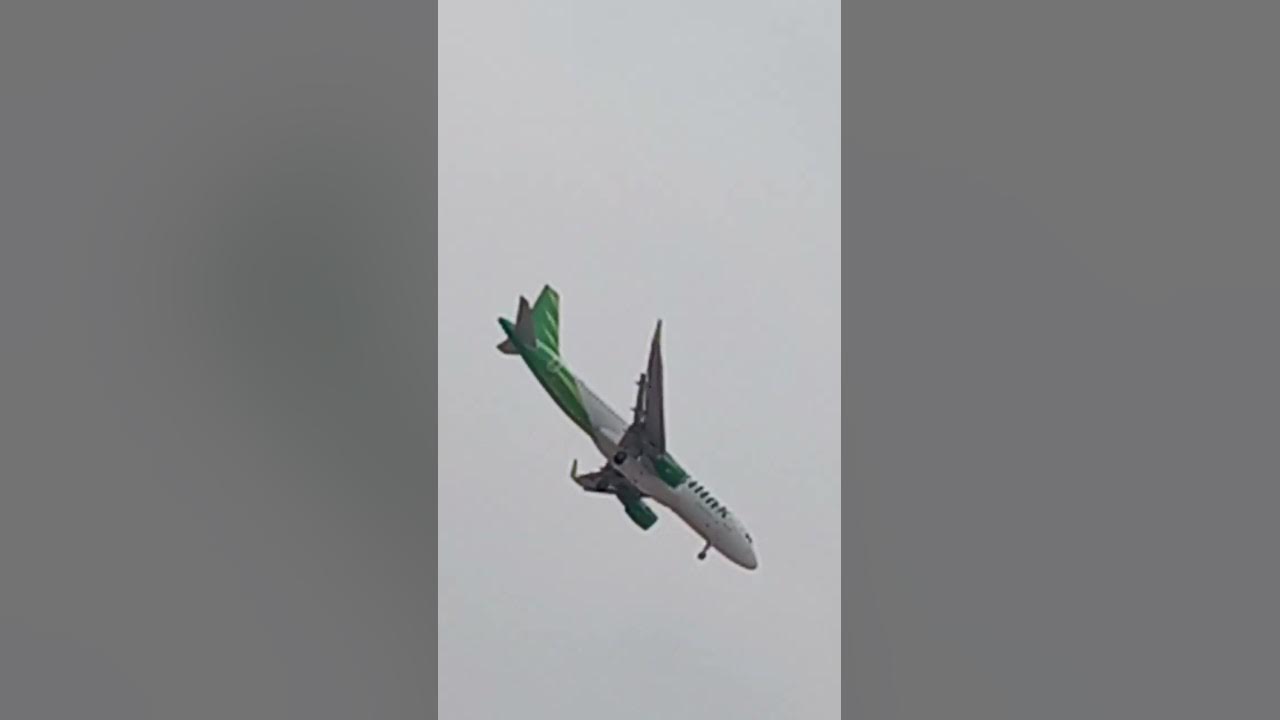 detik-detik pesawat Citilink saat mau landing bandara Soekarnohatta #shorts