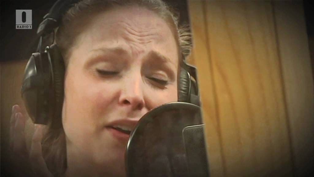 Pieter Embrechts - Alles blijft stil // sessie Kleur in E Mineur Radio 1