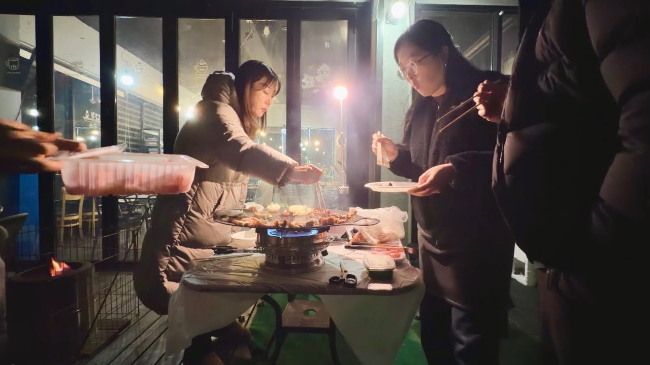 주택에서 고기 캠핑 장작 불멍 화로