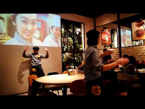 Suprise Dance Performance at Pablo Cafe Osaka
