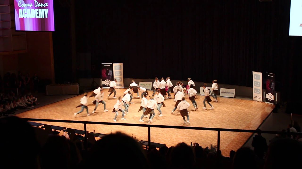 Area Code 40100 @ Street SM 2015  Katutanssimuodostelman hopeamitalisti mitalisti