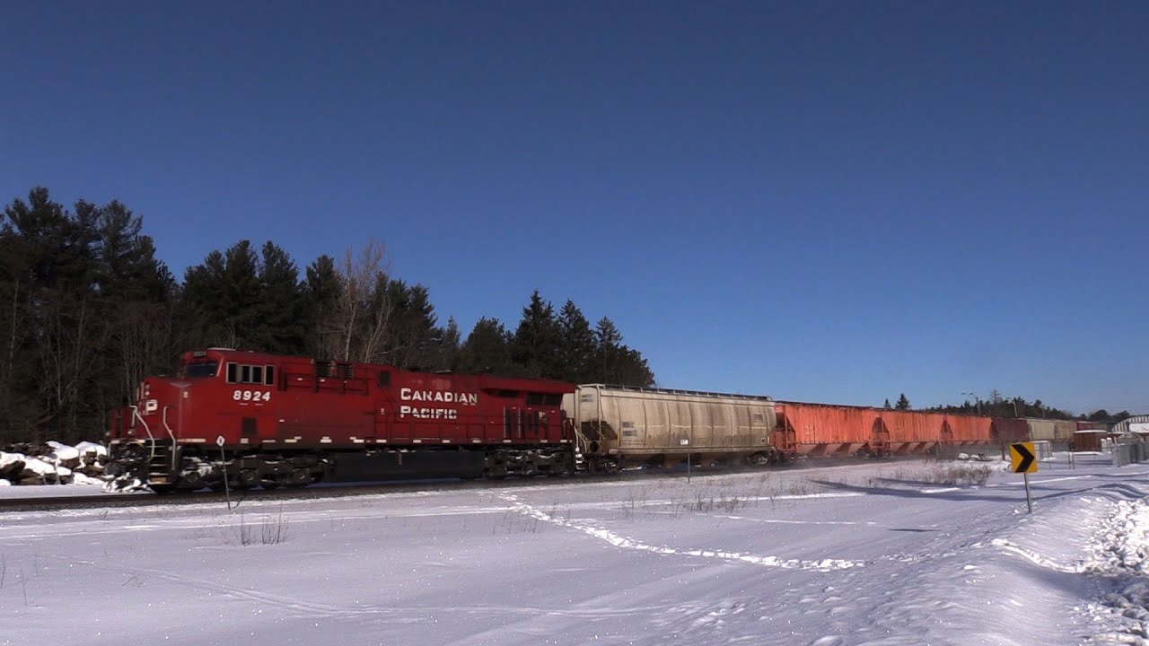HOT BOX! CP 8924 at Midhurst (11FEB2021)