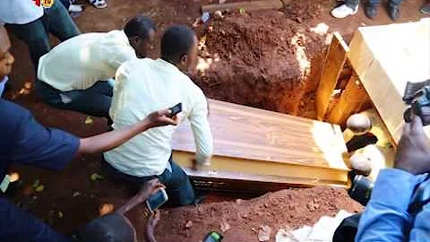 HIPTV NEWS - 2FACE BURIES DAD (Nigerian Entertainment News)