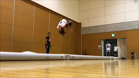 バク宙
