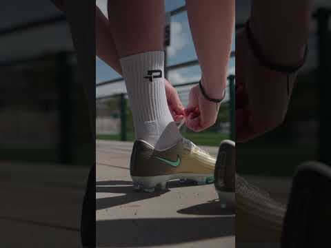 GOLD Mbappè Superfly 🤯 #nike #mercurial #mbappe #worldcup