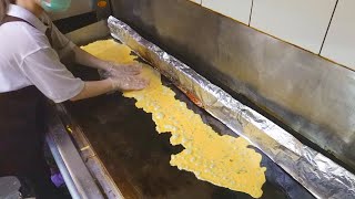 Taiwanese Omelet Pancake Roll / 捲蛋餅  Food in Taiwan