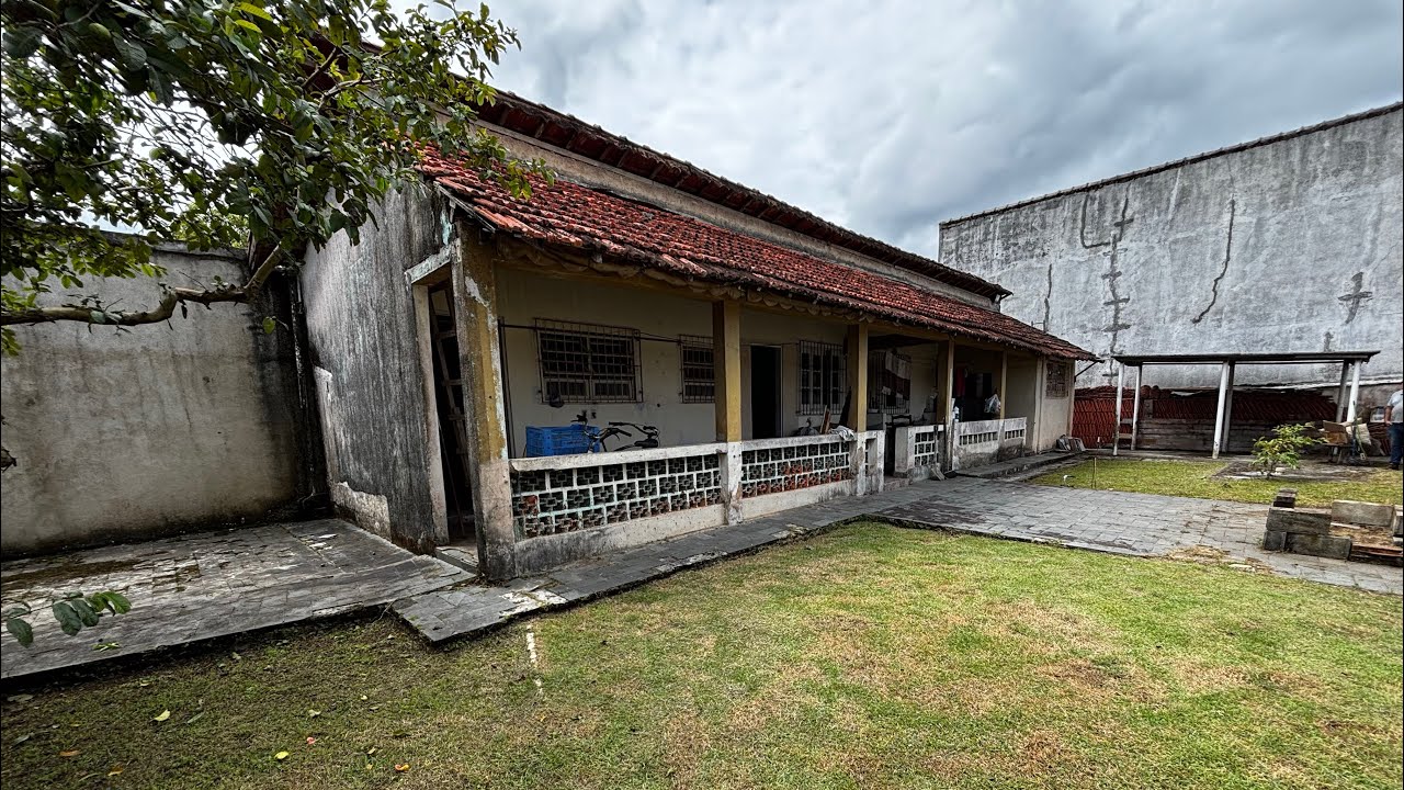 Casa bem na entrada da praia de Peruíbe perto de tudo aproveite hoje 