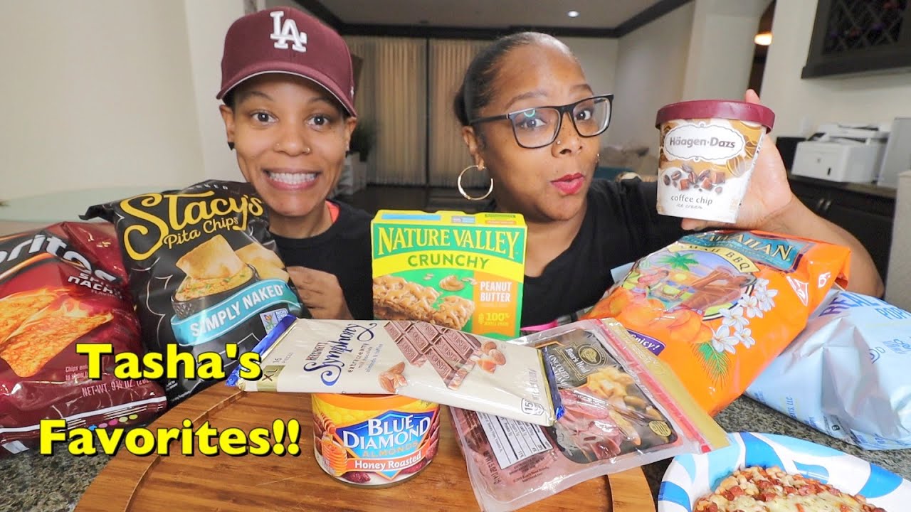 TRYING AND RATING MY WIFES TOP 10 FAVORITE SNACKS!!