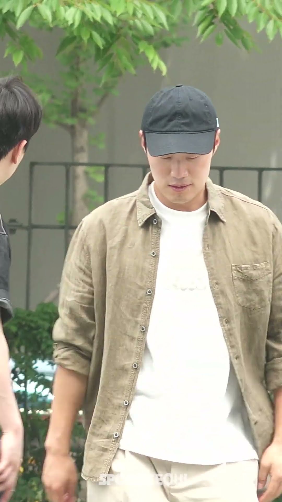 이희준, '핸섬가이즈' 100만 돌파에 미소 활짝