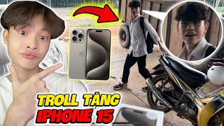 White Toxic Mua Iphone 15 Pro Max Troll Tặng Em Trai Xem Phản Ứng Sẽ Như Thế Nào ?