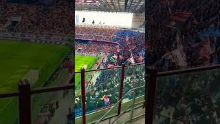 San Siro. Terzo Rosso Laterale. Fila 2. #leão #milan #football #fyp