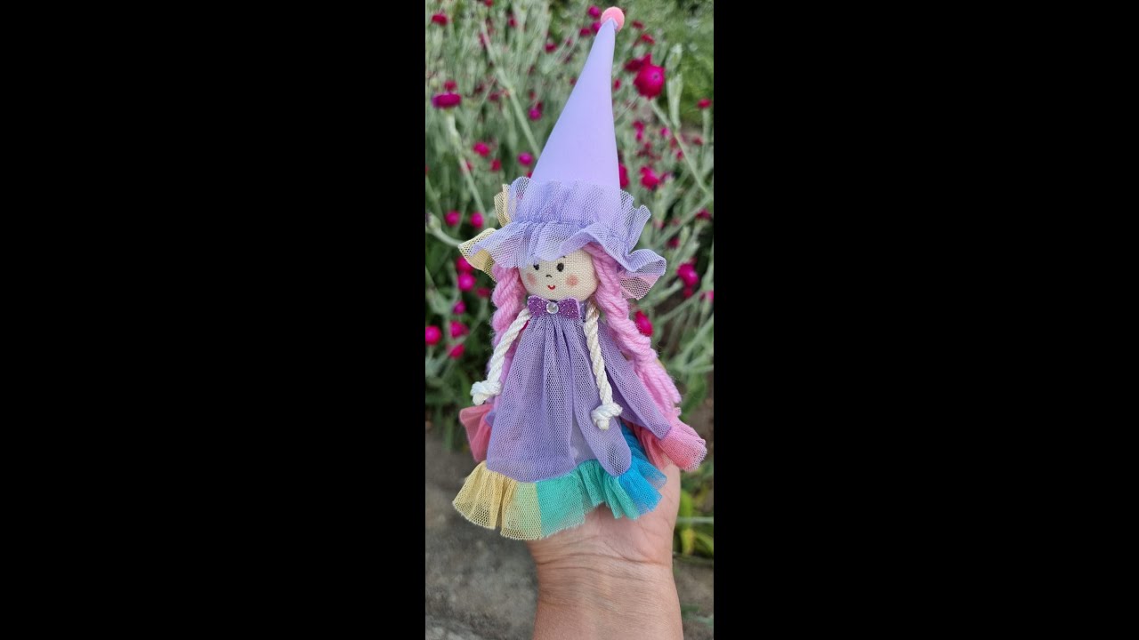 Прелестная куколка-фея в колпаке