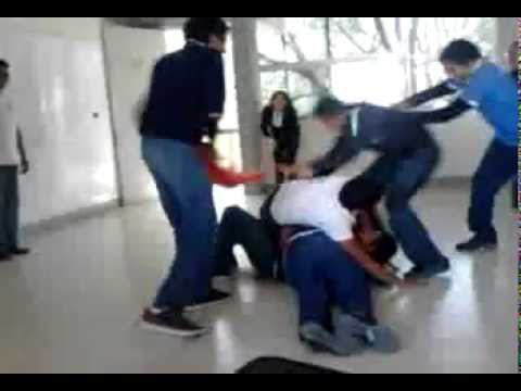 Lo que se hace en un salón de clases sin maestro...