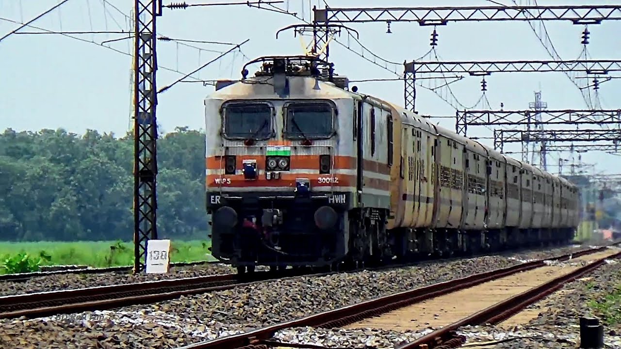 2 in 1 || Hugh speedy through passing | 13030/Mokama-Howrah Express + 13045/Mayurakshi Express Train