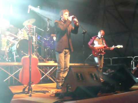 Luca Barbarossa - Al Di Là Del Muro - YouTube