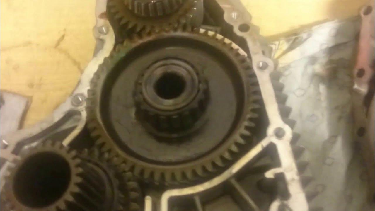 Mercedes 4matic transfer case, inside the transfer case - YouTube