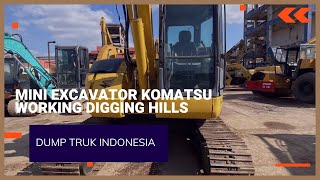 EXCAVATOR KOMATSU WORKING DIGGING HILLS TO DUMP TRUCK#shorts