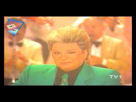 Zeki Müren - SEVİYORUM İŞTE VARMI DİYECEĞİN ( Tv1 1988 )