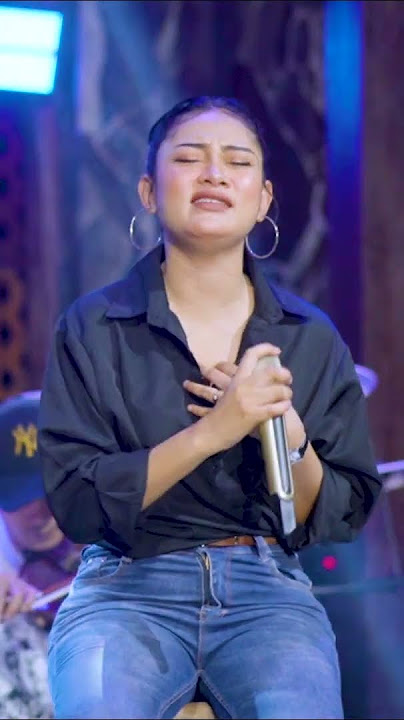 Suaranya Denik Armila Sangat Menggelegar Kawan #denikarmila #caturarum #livemusic #lagubanyuwangi