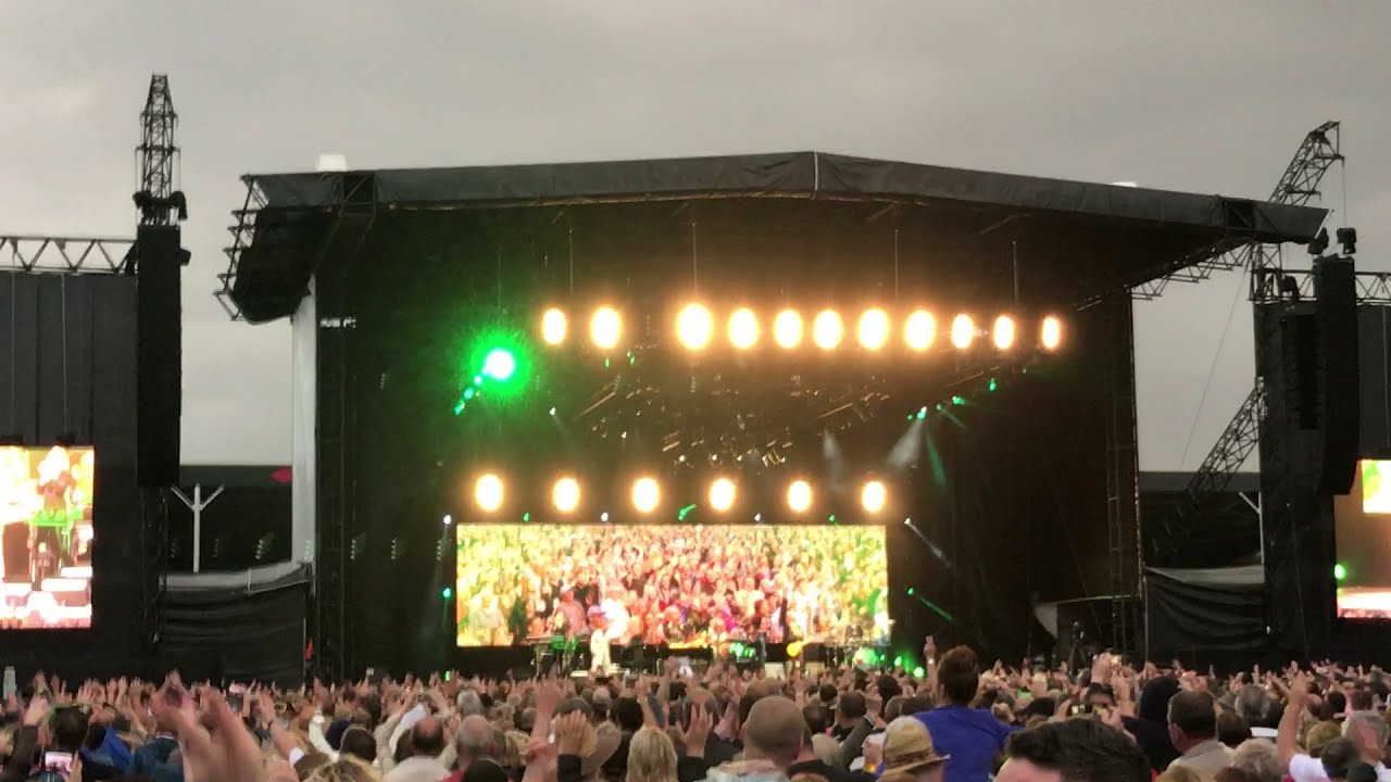 Elton John Crocodile rock (audience dancing) YouTube