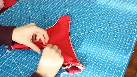 Learn to Sew Your Own Reversible Bikini Bottoms!