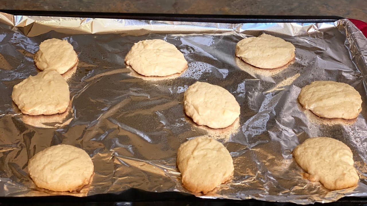 how to make sugar cookies (ft. Betty Crocker mix)