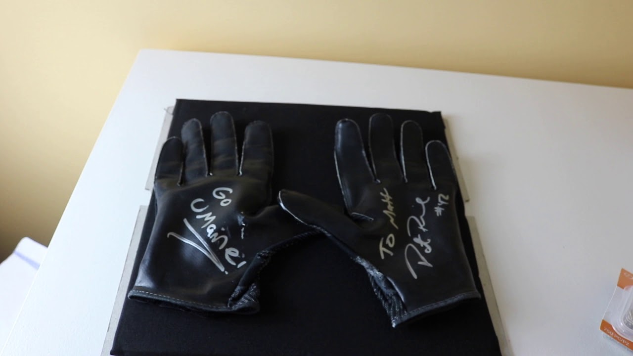 Displaying Sports Memorabilia for $20