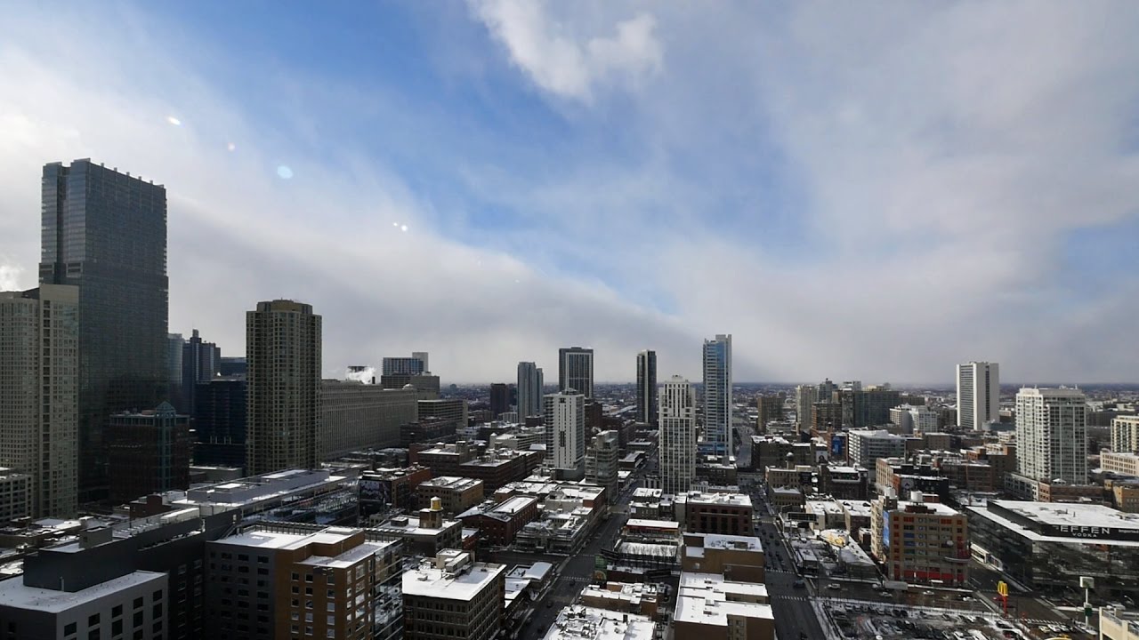 Video Tour of a Corner 1 Bed Furnished in River North