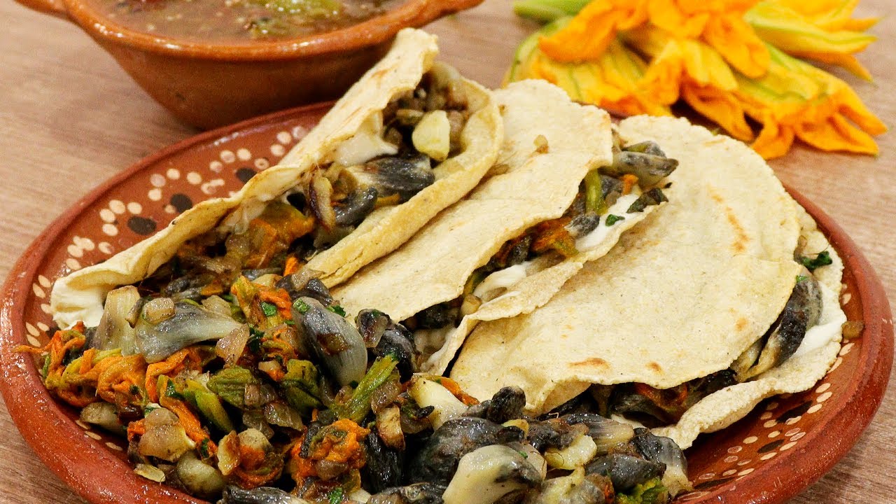 Quesadillas de flor de calabaza y huitlacoche YouTube