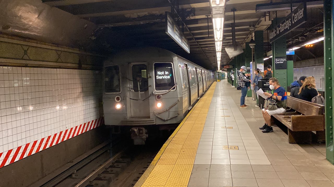 MTA NYCT: 1986 R-68 Bypassing Atlantic Ave Barclays Center In School ...