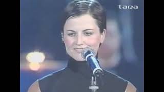 Westlife - Little Drummer Boy (Vatican 2001 with The Cranberries)