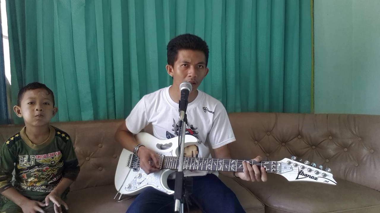 Adista - mencoba untuk setia - YouTube