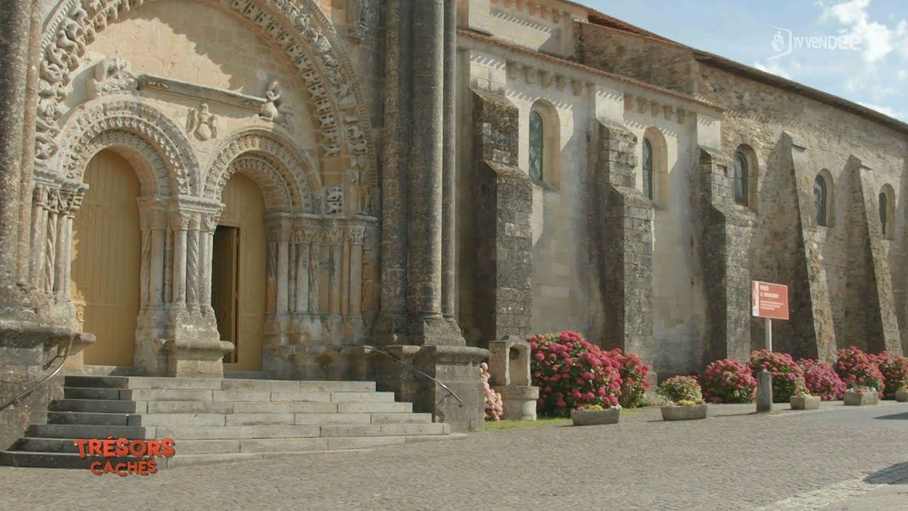 TRESORS CACHES - Vouvant