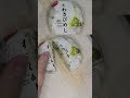 セブンイレブンのわさびめしのおにぎりを切りました。 #セブンイレブン #わさびめし #おにぎり Japan convenience store food