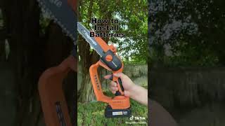 How to install the battery of a mini chainsaw How to install the battery of a mini chainsaw