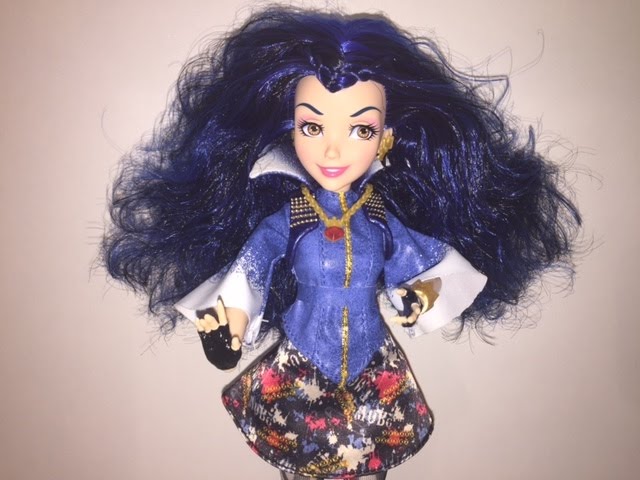 Disney Descendants Dolls Ben son of Beauty and the Beast & Mal daughter of  Maleficent Unboxing 
