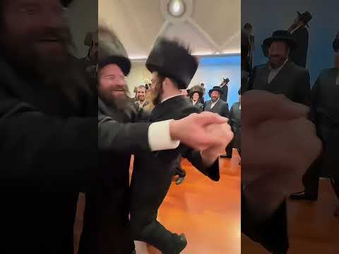Hasidic wedding rabbi dance. #JewishWedding #Jew