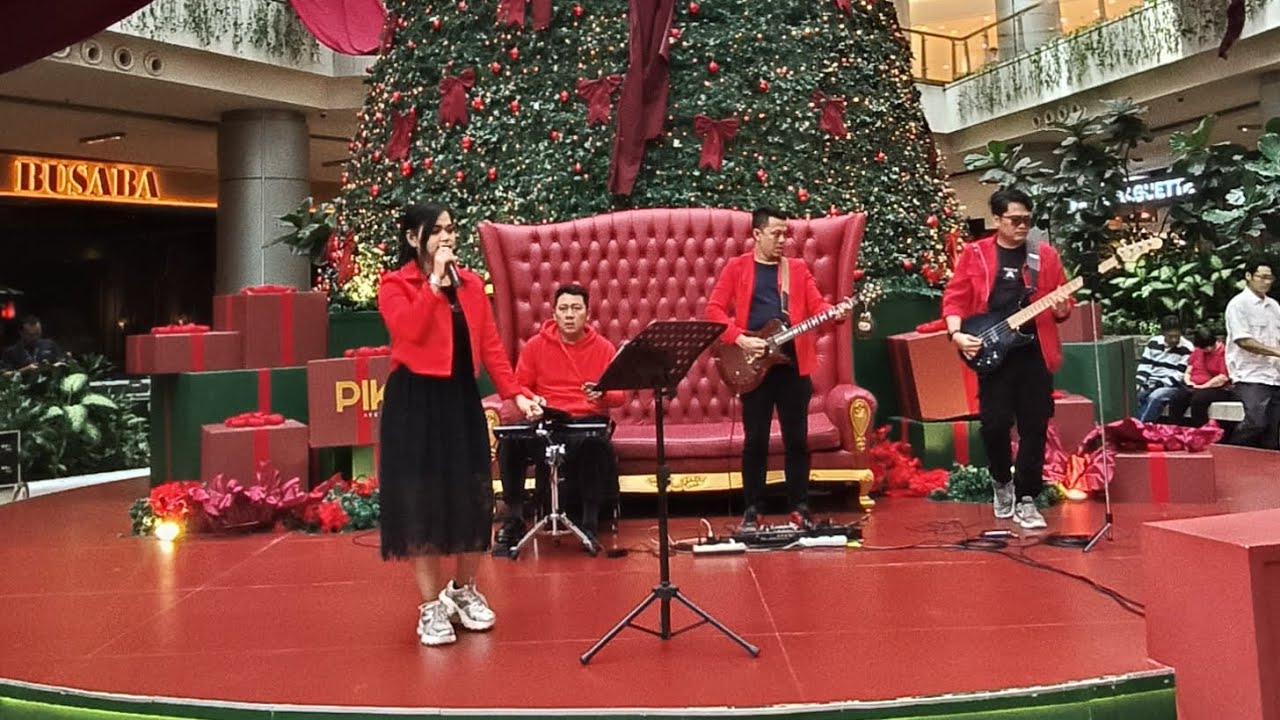 Flash Funk Band Christmas Eve 2025